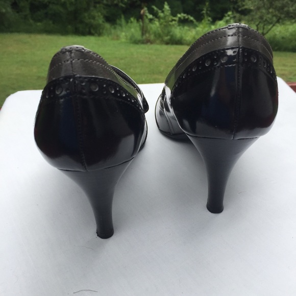 Tahari Margot Mary Jane 2-tone Patent Leather Sz 8 Black and Gray EUC - Picture 8 of 8